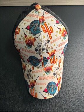 Howdy Western Graphic Baseball Cap - Multicolor